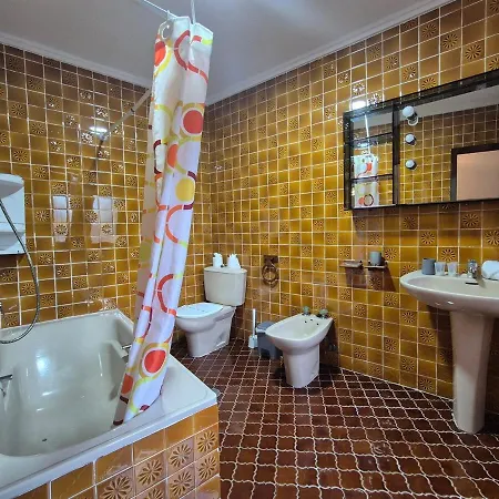R2R - Amplio Apartamento En Tuilla - 33A02 *