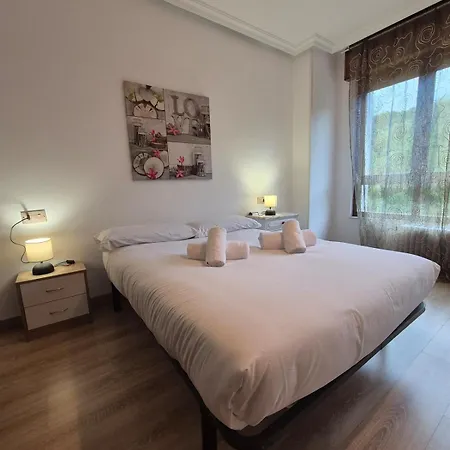 R2R - Amplio Apartamento En Tuilla - 33A02 *
